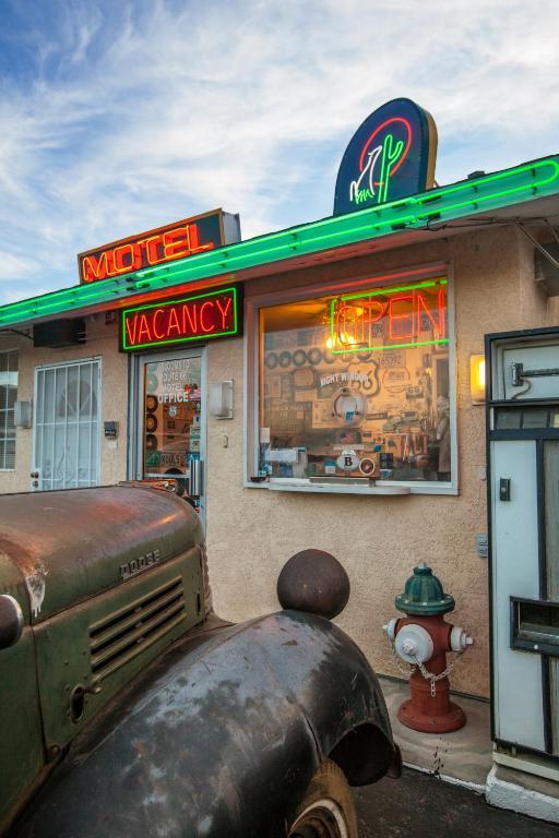 Route 66 Motel Barstow Exteriör bild